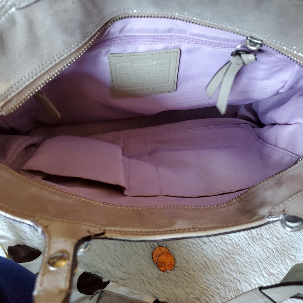 Coach Tote Purse - Picture 4 of 5